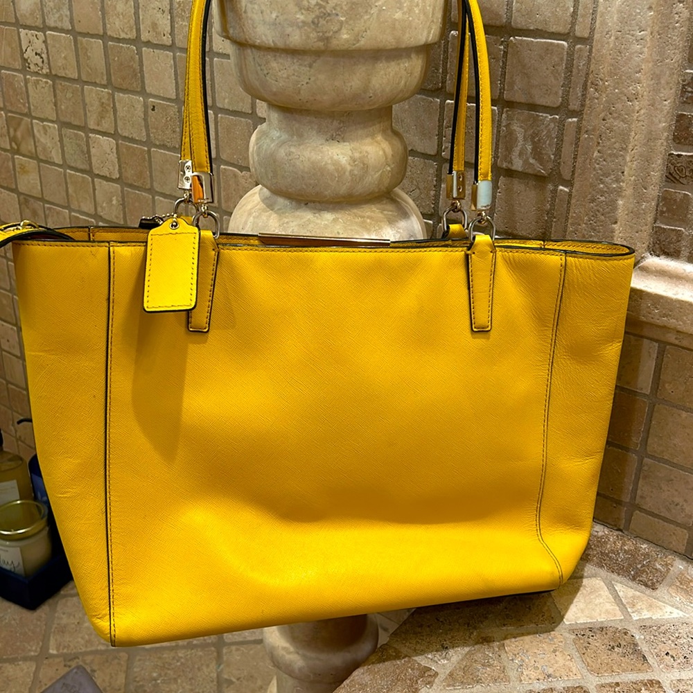 Coach Tote with shoulder straps